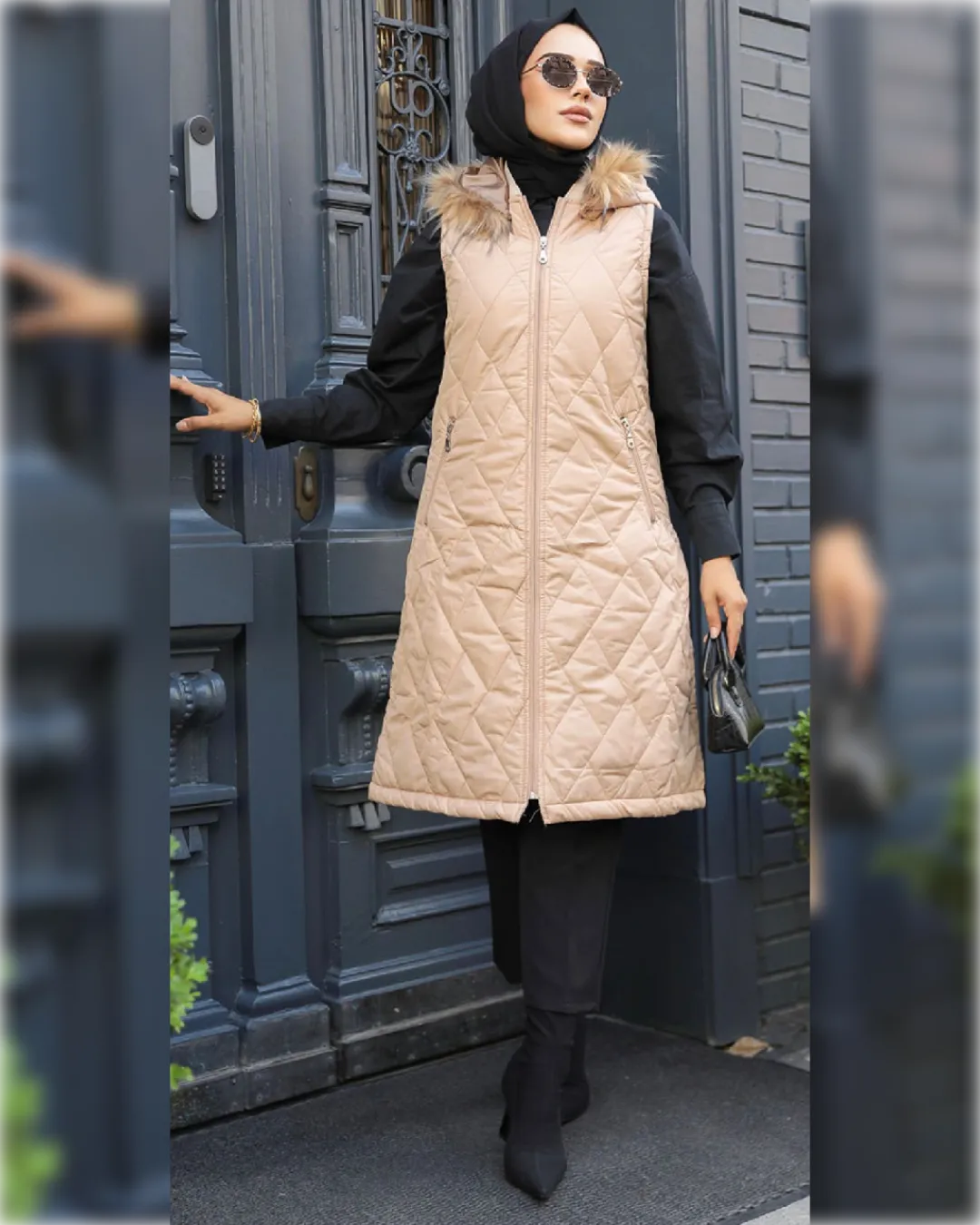 Cozy Waterproof Long Vest Jacket in Beige Shade  فيست شتوي طويل من نسيج دافئ و مقاوم للماء بلون البيج الجميل