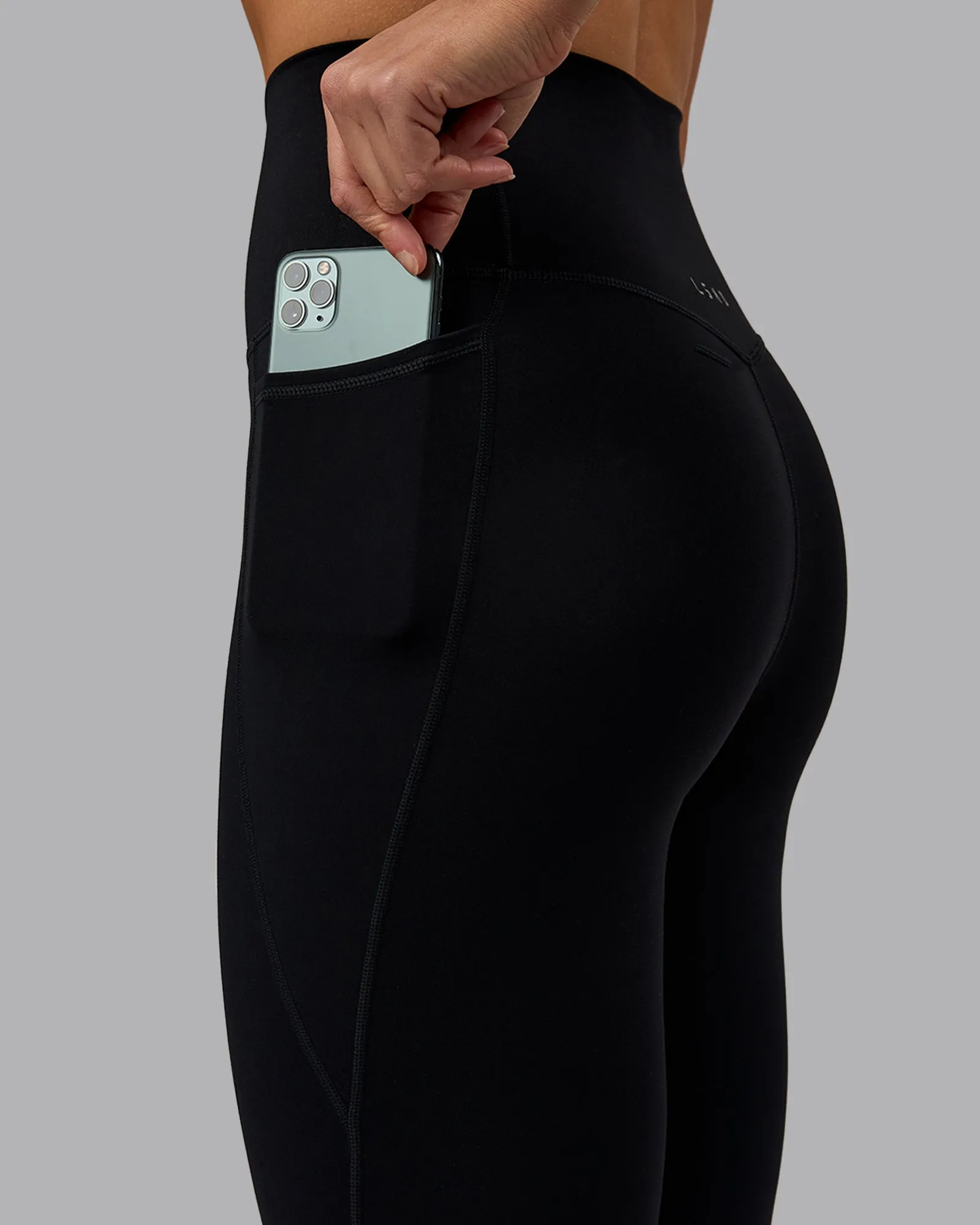 Elixir 3/4 Leggings With Pockets - Black