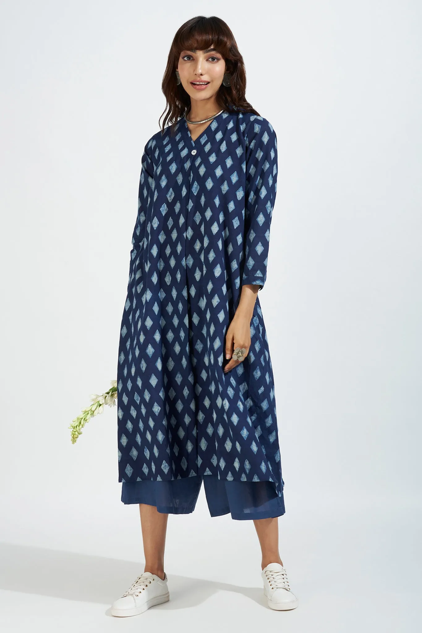 single box pleat v-neck kurta - enchanting indigo & symmetry charm