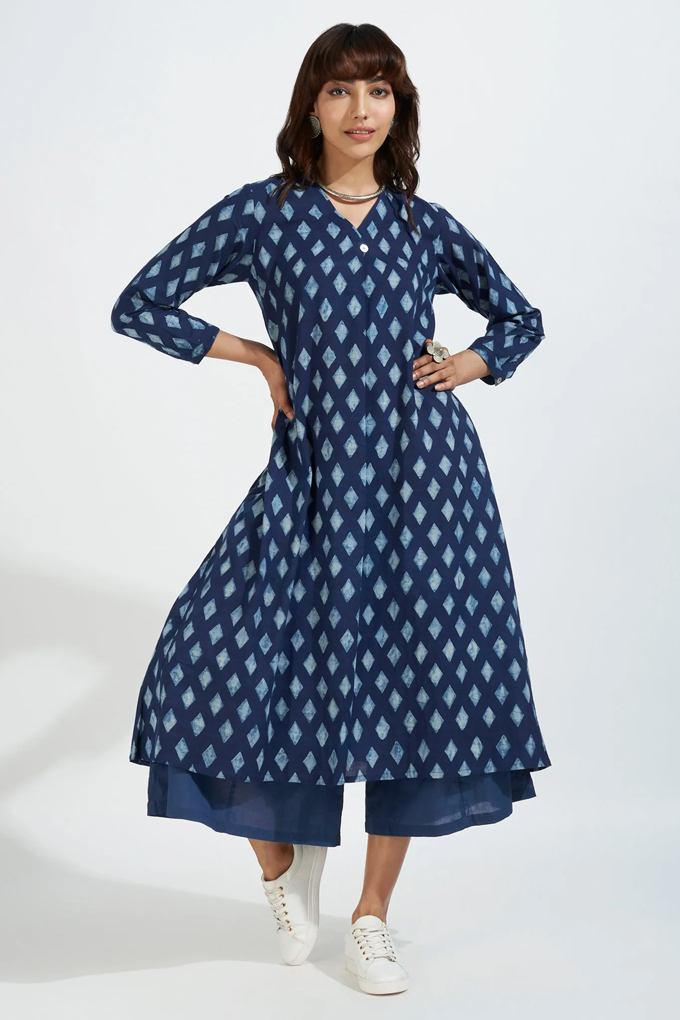 single box pleat v-neck kurta - enchanting indigo & symmetry charm